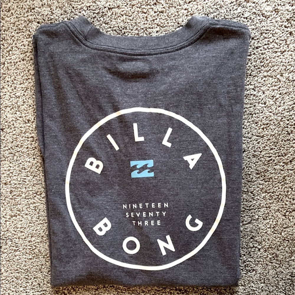 NWOT New Billabong Charcoal Tee with White and Blue Logo men’s Sz L